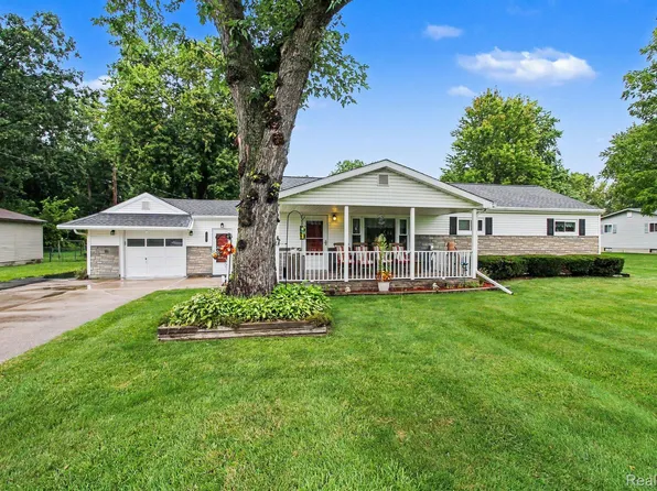 7121 E Carpenter Rd, Davison, MI 48423