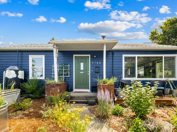 9748 60th Avenue S, Seattle, WA 98118