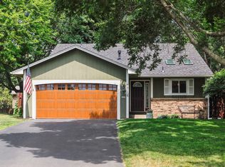1716 Rio Loma Ln, Burnsville, MN 55337