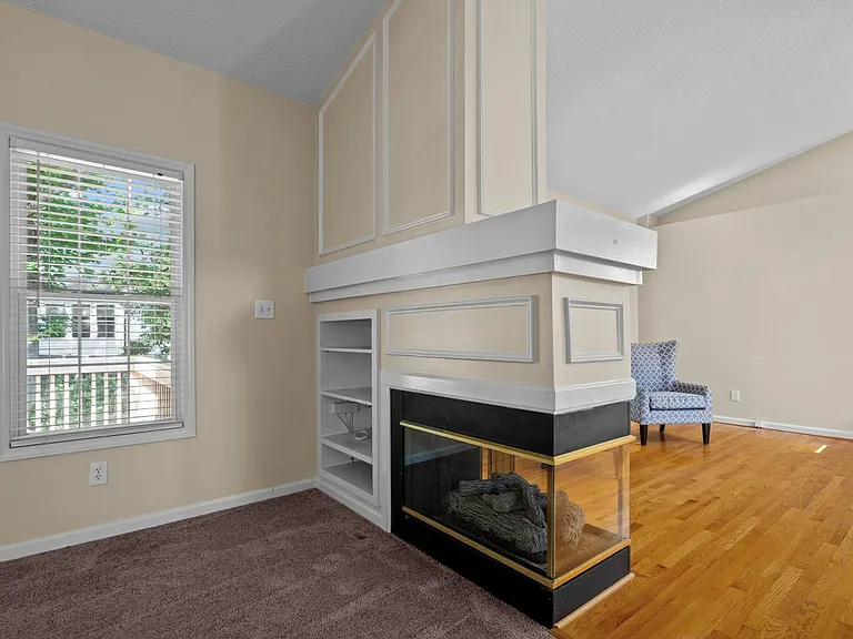 2400 Buckwater Ct — Photo 15