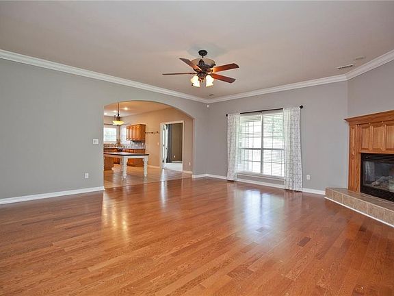 3rd image of 2602 SW Aster Way