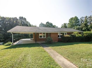 136 Marion St, Marion, NC 28752