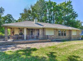 14 Harbour Point Cir, Coldspring, TX 77331