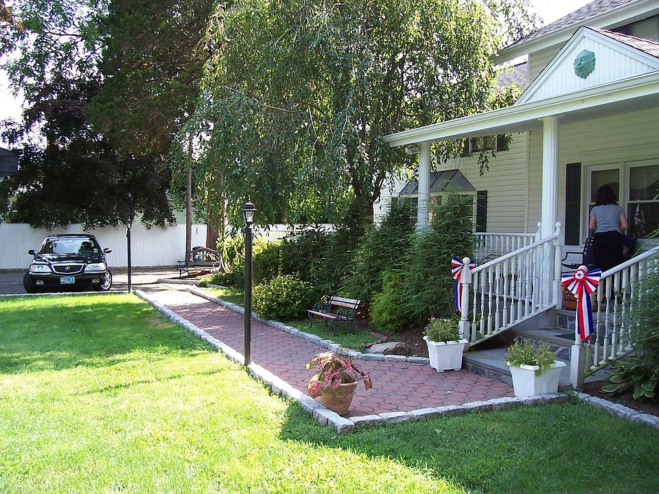 2nd image of 14 Shamrock Ln