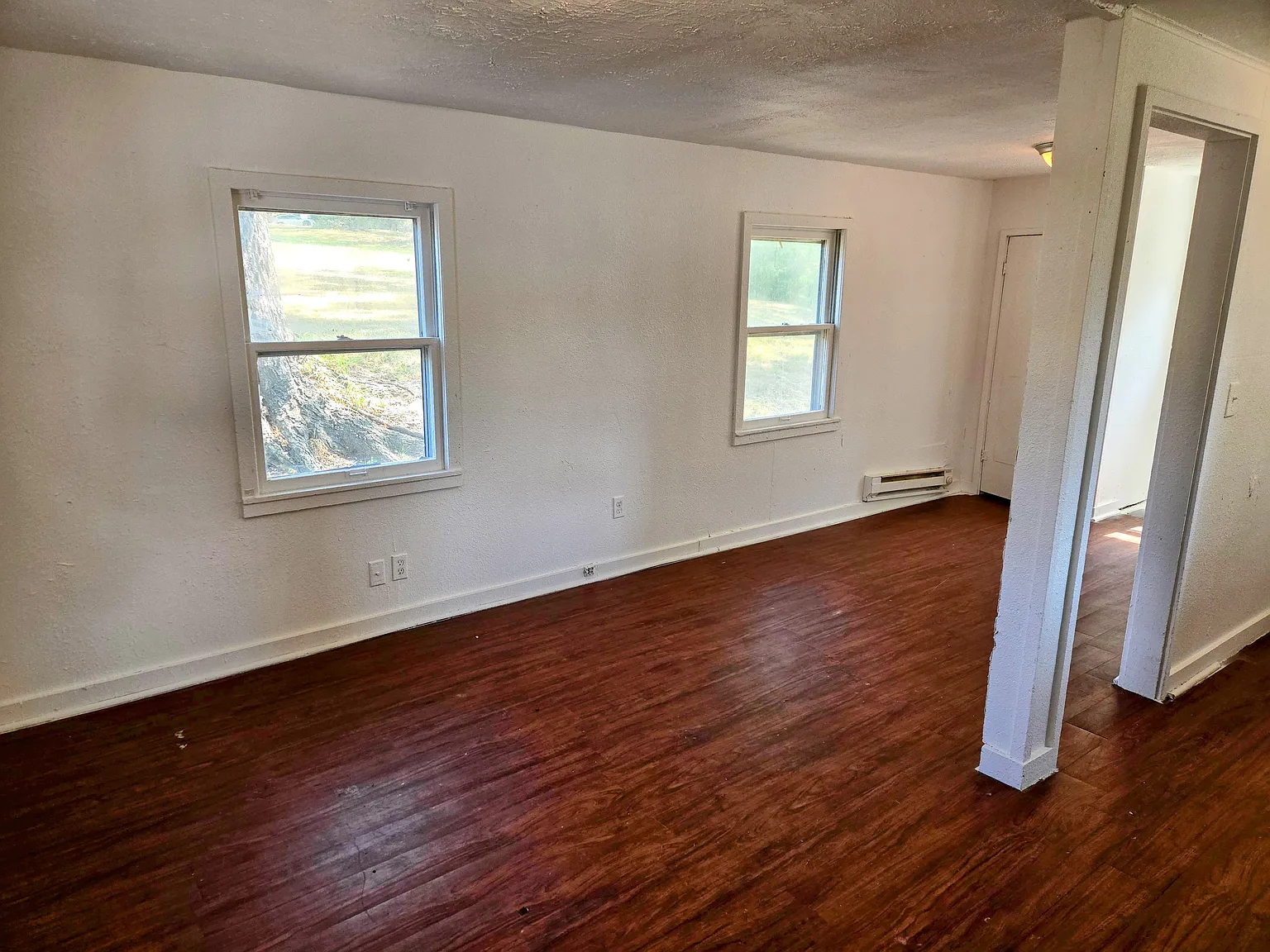 102 1/2 Emerson St — Photo 3