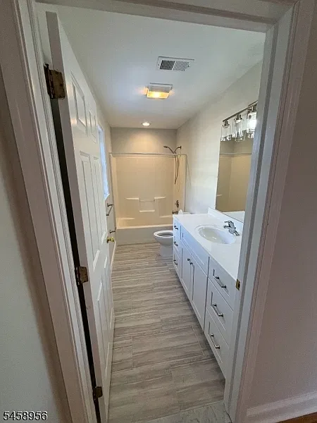 3 bed, 2.0 bath, $3,100 — Photo 2