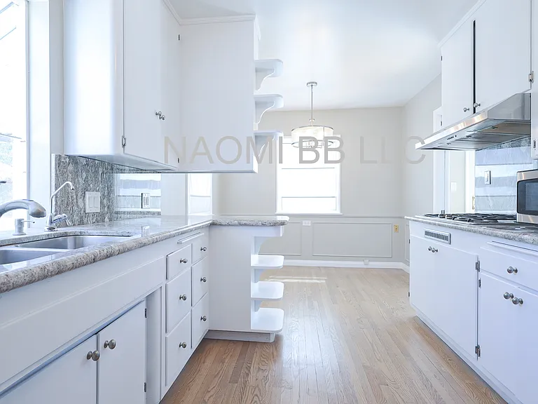 501 N Naomi St — Photo 8