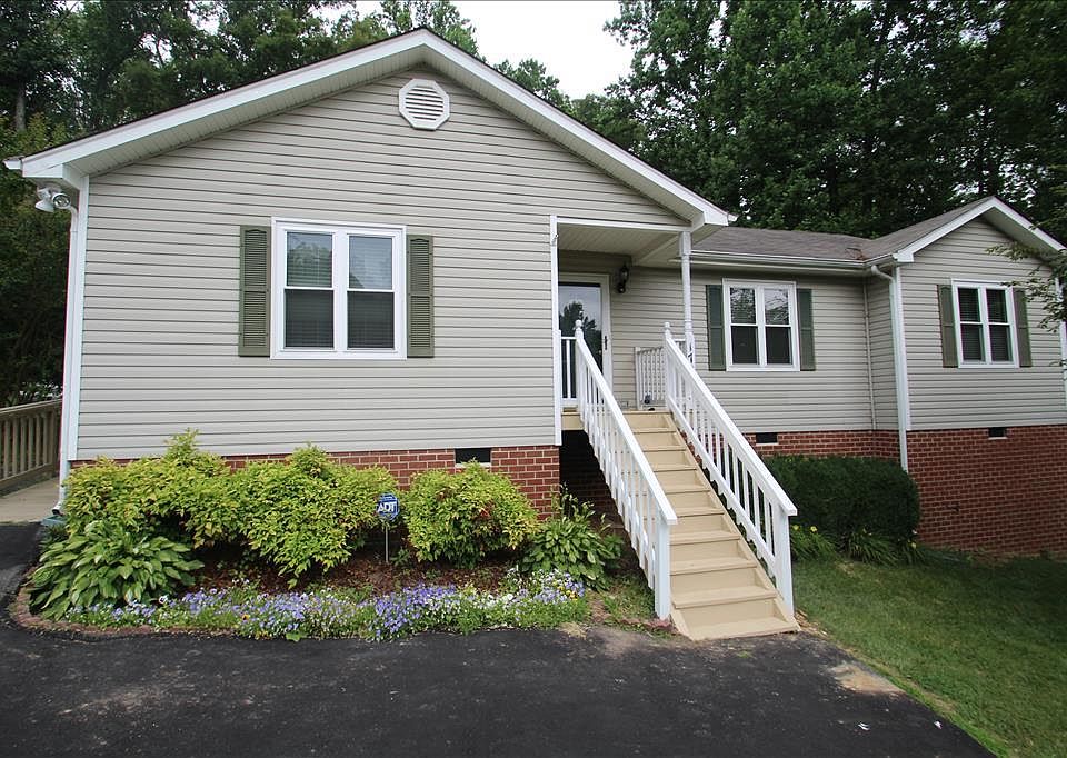 1st image of 1700 Bellows Dr