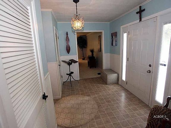 3rd image of 2 Willowood Dr