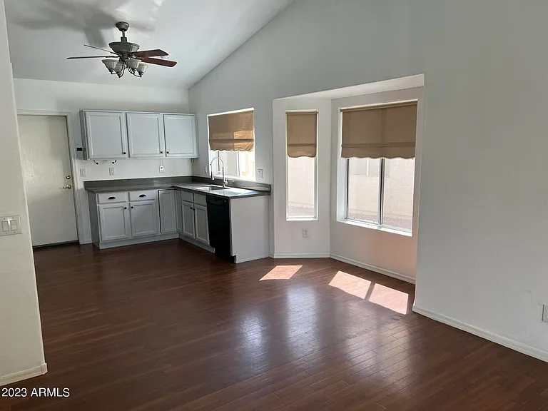 8 W Marco Polo Rd — Photo 5