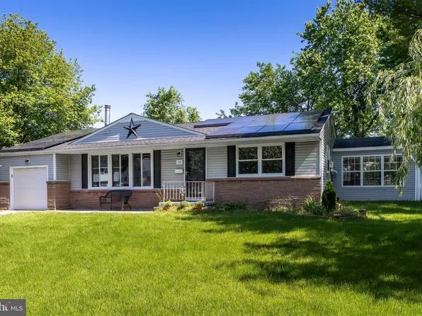 134 Greenwood Rd, Cherry Hill, NJ 08034