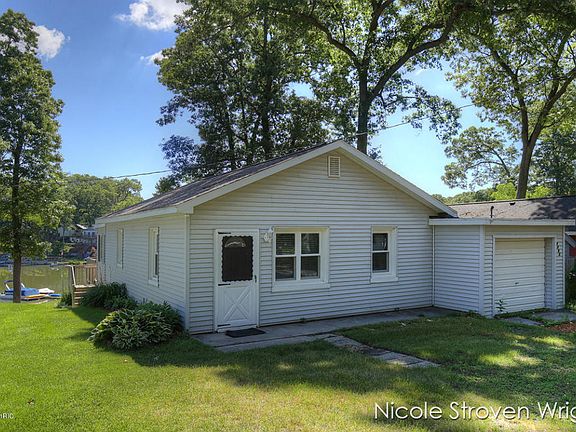 4th image of 1341 E Hess Lake Dr
