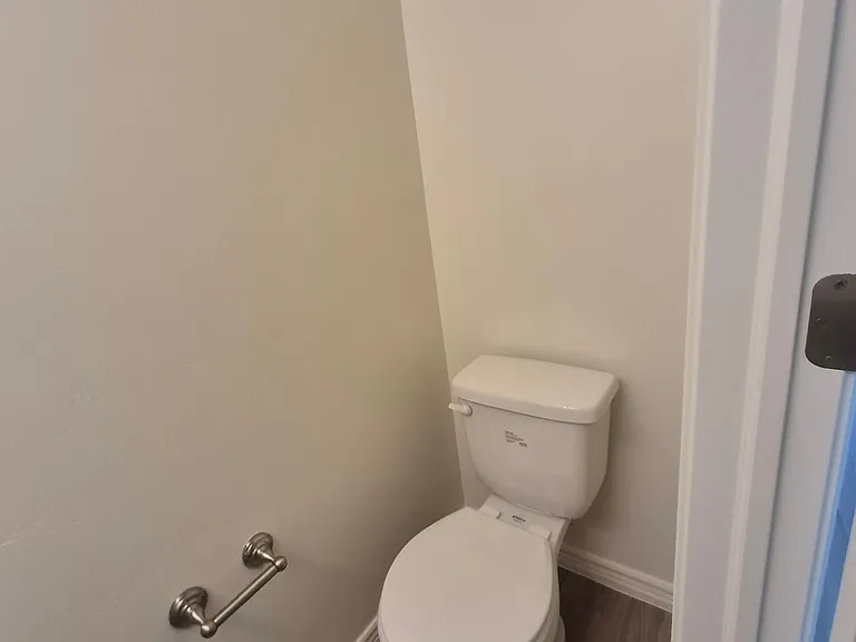 1000 E Bluffview Dr #118 — Photo 6