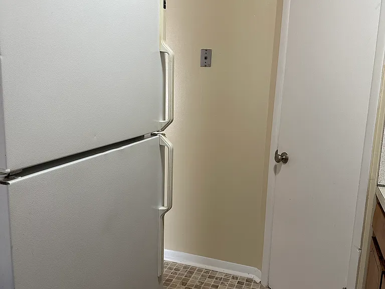 500 2 kitchen 1_09212023