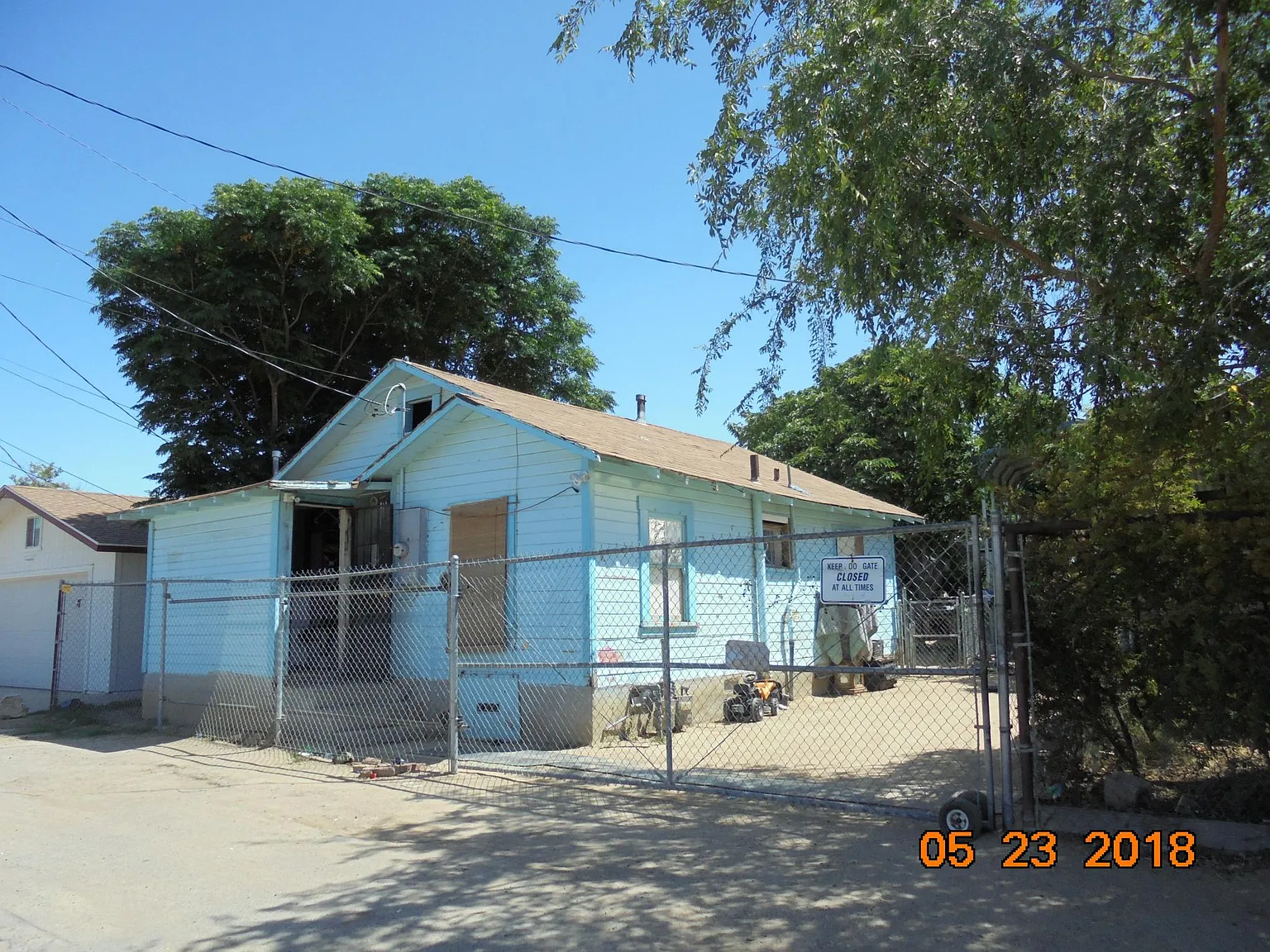 408 1/2 San Emidio St photo 1