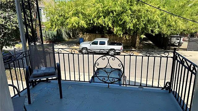 2 bed, 1.0 bath, 1250 sqft, $1,500 — Photo 3