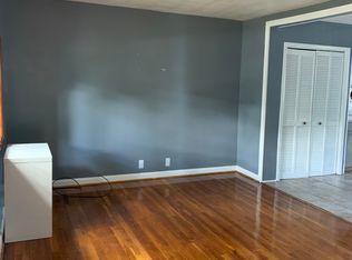 905 Apgar Ter, Rahway, NJ 07065