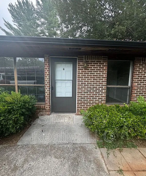 311 Sunset Dr #6