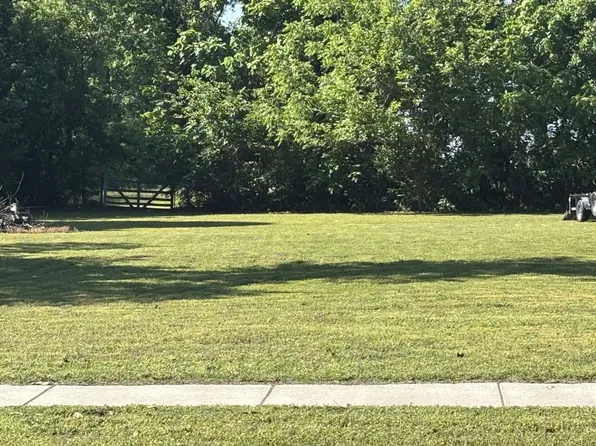 311 E Cedar St, Bertrand, MO 63823