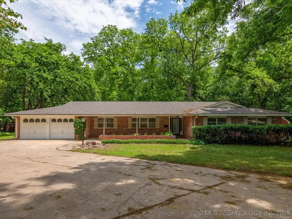 938 Briarwood Dr, Bartlesville, OK 74006