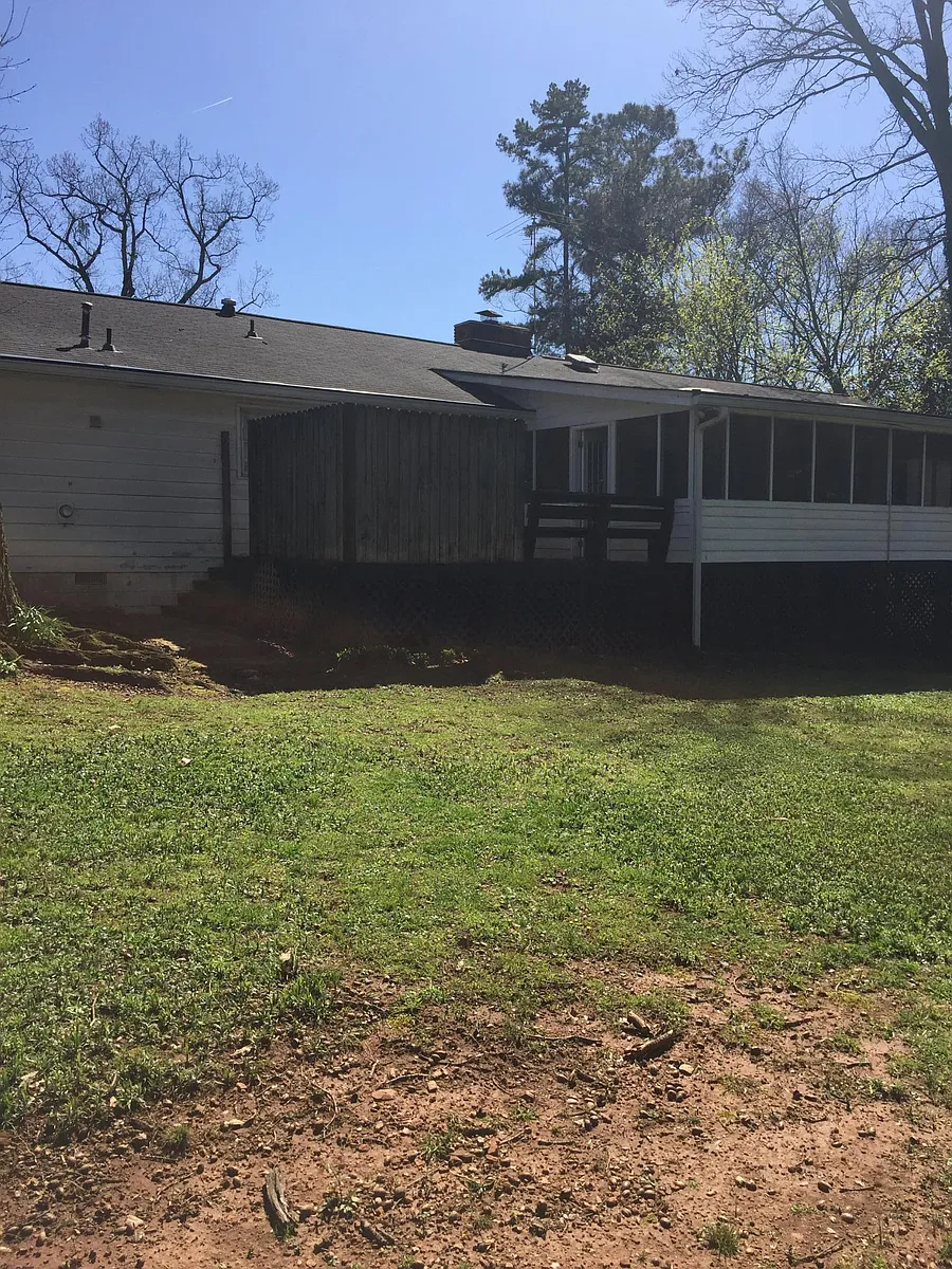 Enclosed back porch - 5337 Harris Cir