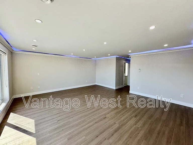 3608 Silver Way — Photo 18