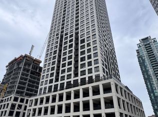 30 Elm Dr W #3711, Mississauga, ON L5B 0N6