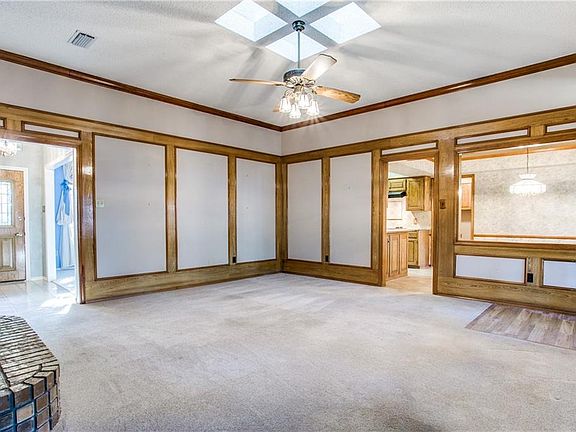 3rd image of 3817 Ashford Dr