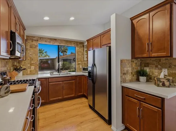 32 Coble Dr, Cathedral City, CA 92234