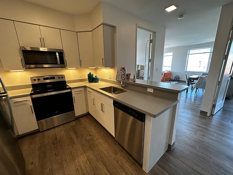 Red Oak at 409 Elm Street — Photo 62