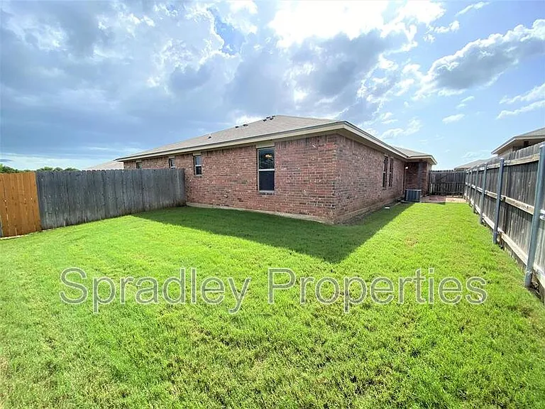1559 Brady Way — Photo 9
