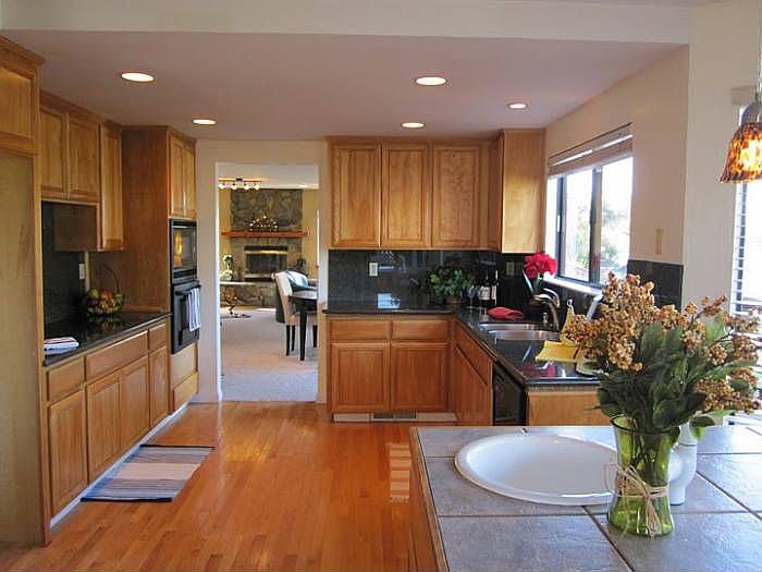 upgraded kitchen with gra