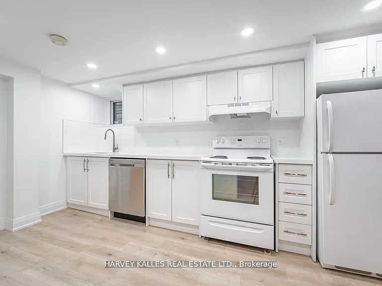 44 Browning Ave #BASEMENT — Photo 13