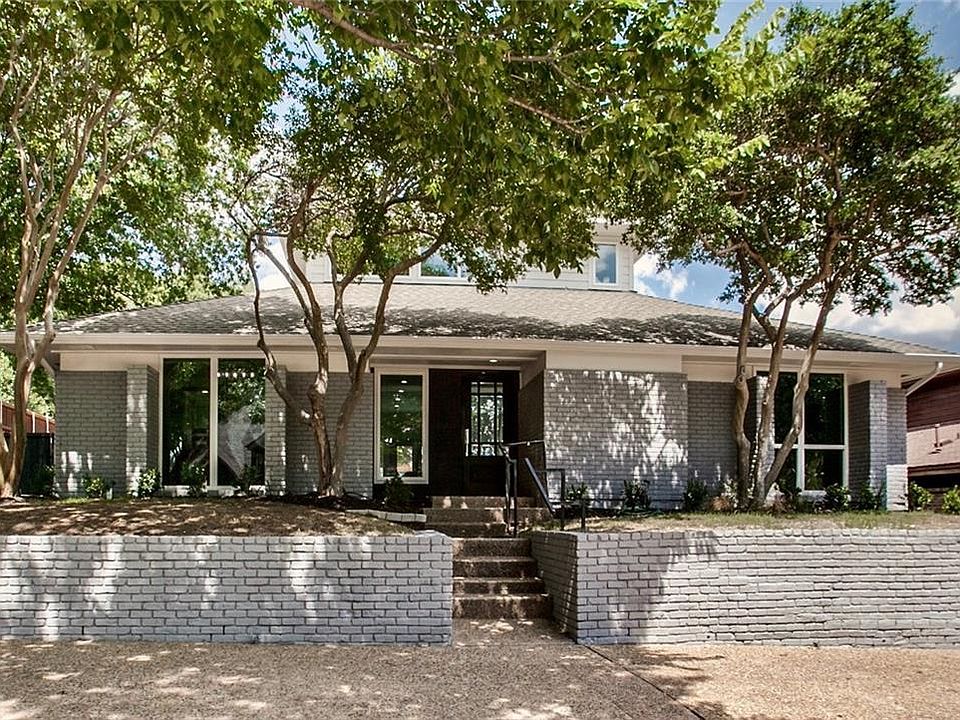 1st image of 216 Canyon Valley Dr