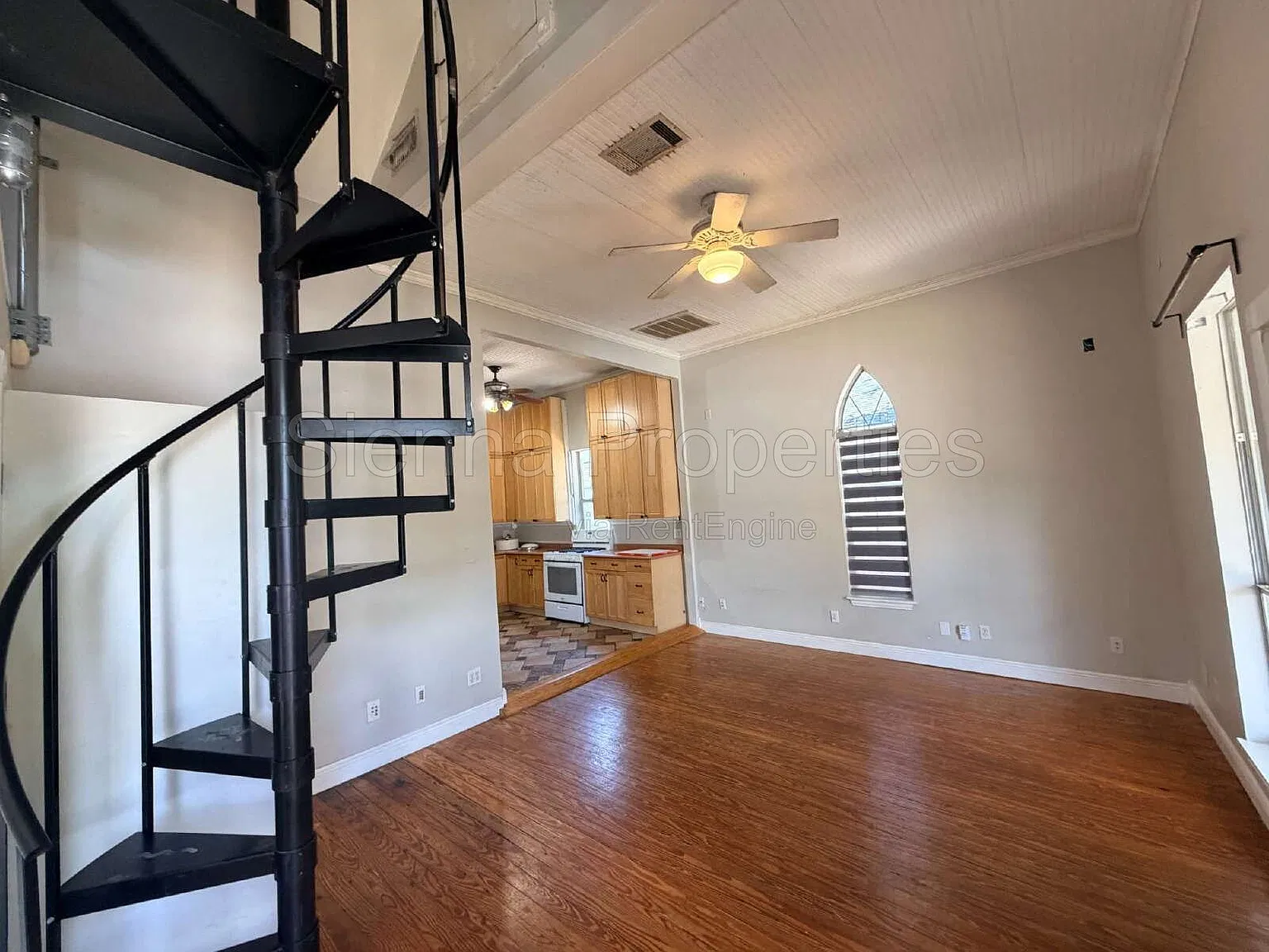 1 bed, 1.0 bath, 702 sqft, $2,100 — Photo 4