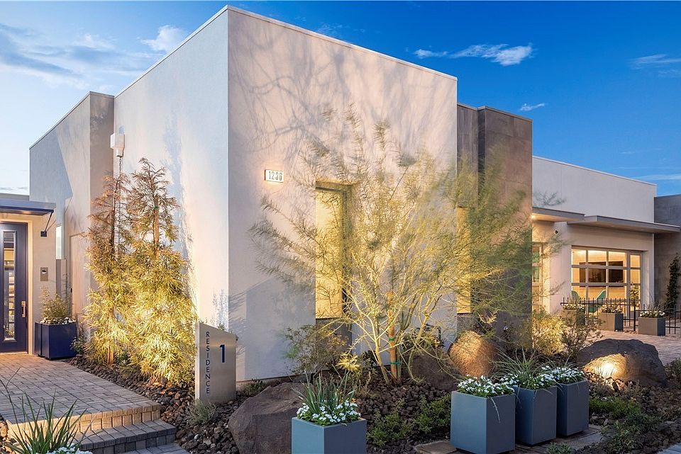 1st image of 686 Scenic Cliff Dr