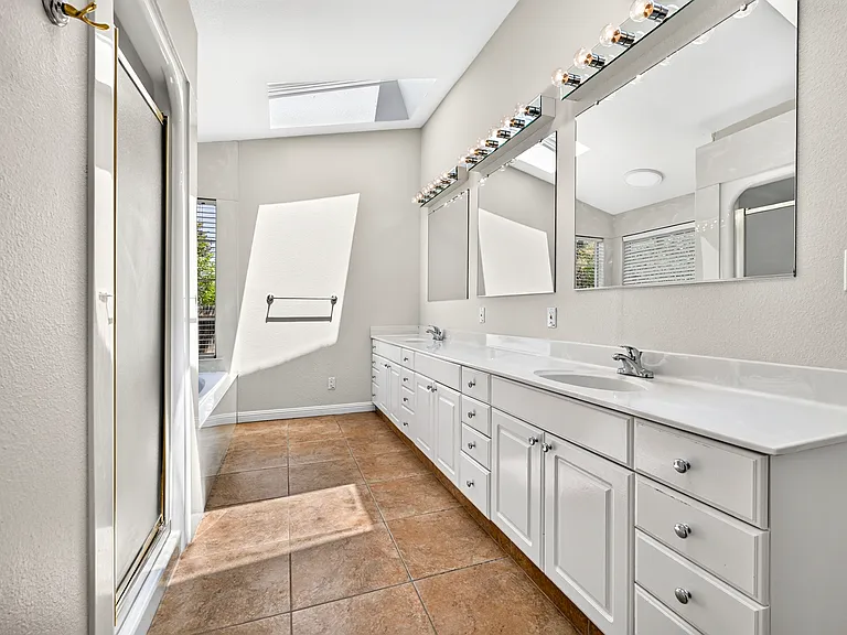 2628 Superior Dr — Photo 25