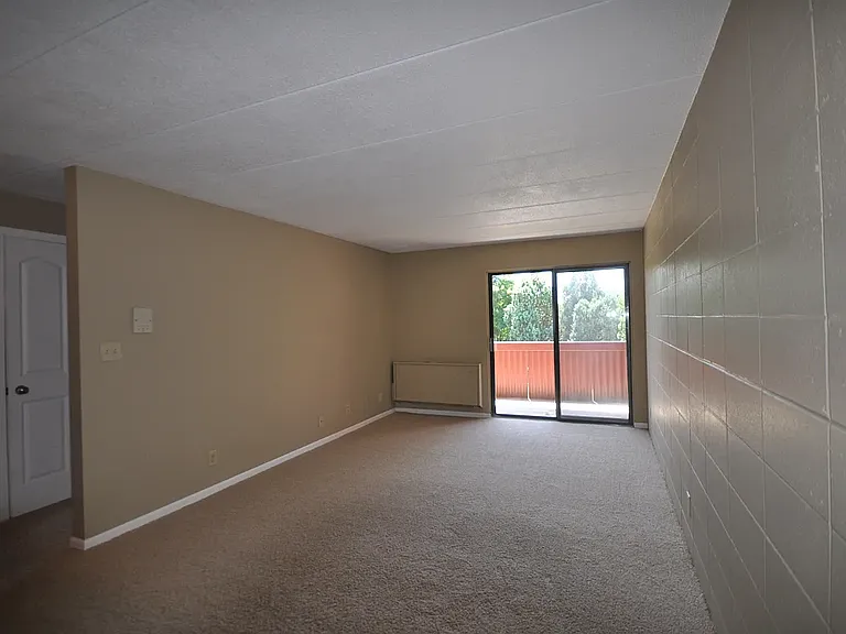 G Street Apartments — Photo 6