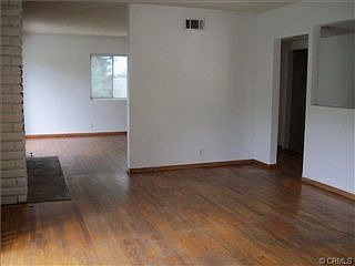 4th image of 850 N Towne Ave