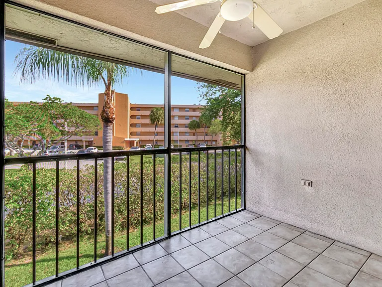351 Club Cir #207 — Photo 18