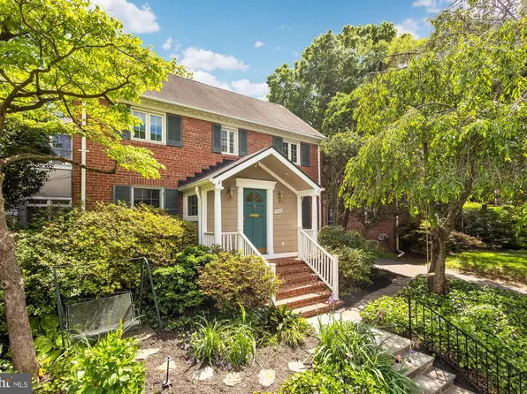 4504 Middleton Ln, Bethesda, MD 20814