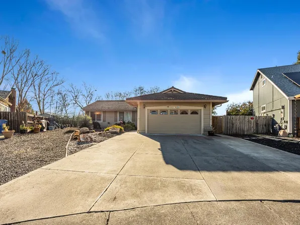 836 Lunar Court, Rohnert Park, CA 94928