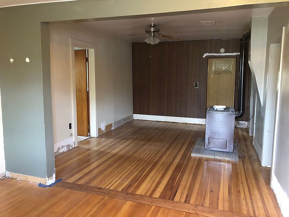 Dining/living room