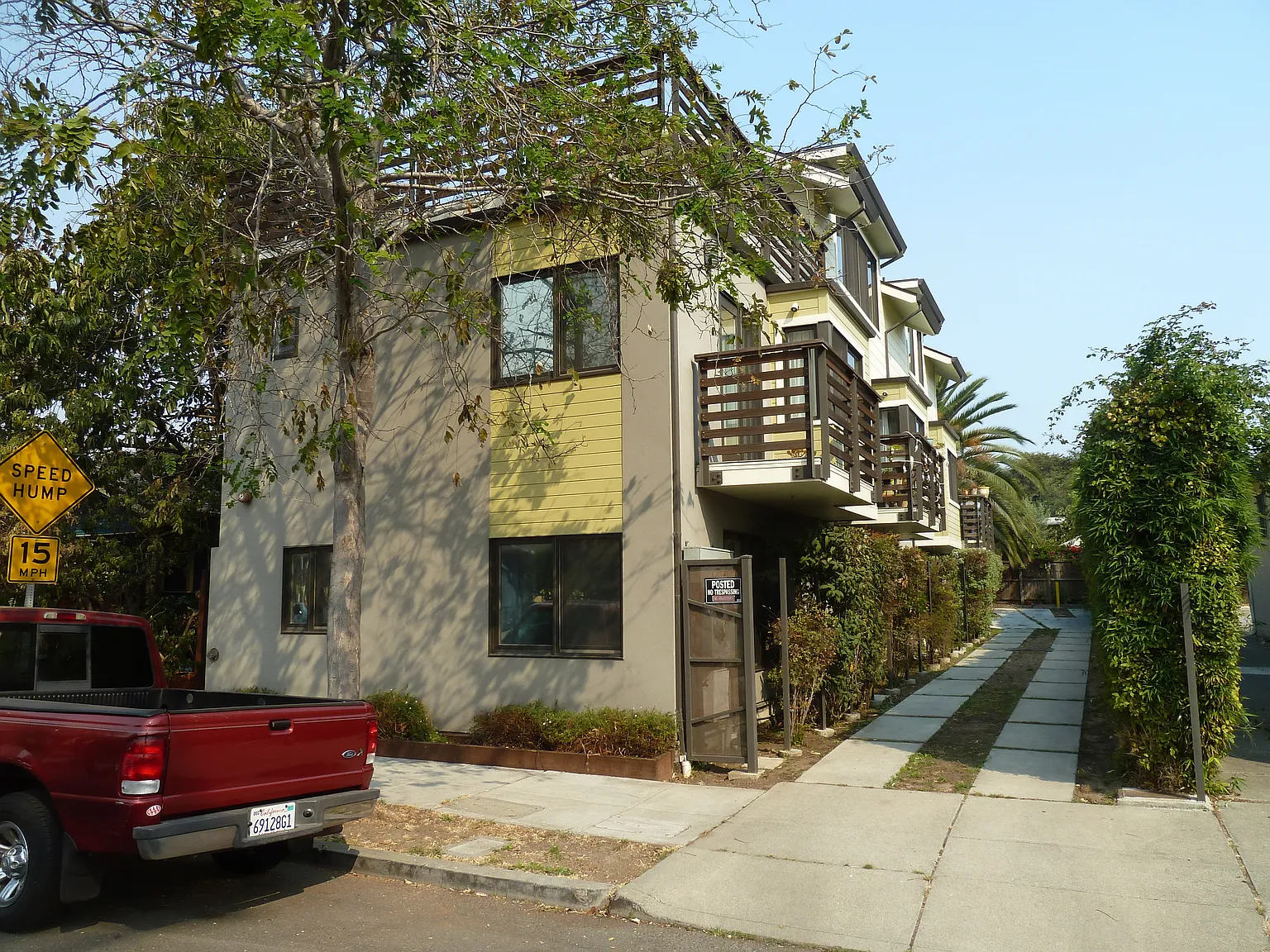 2 bed, 855 sqft, $4,000 — Photo 1