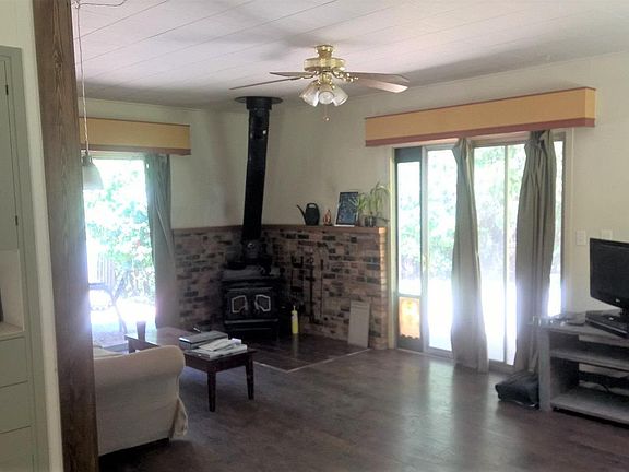 4th image of 12490 Redwood Ln