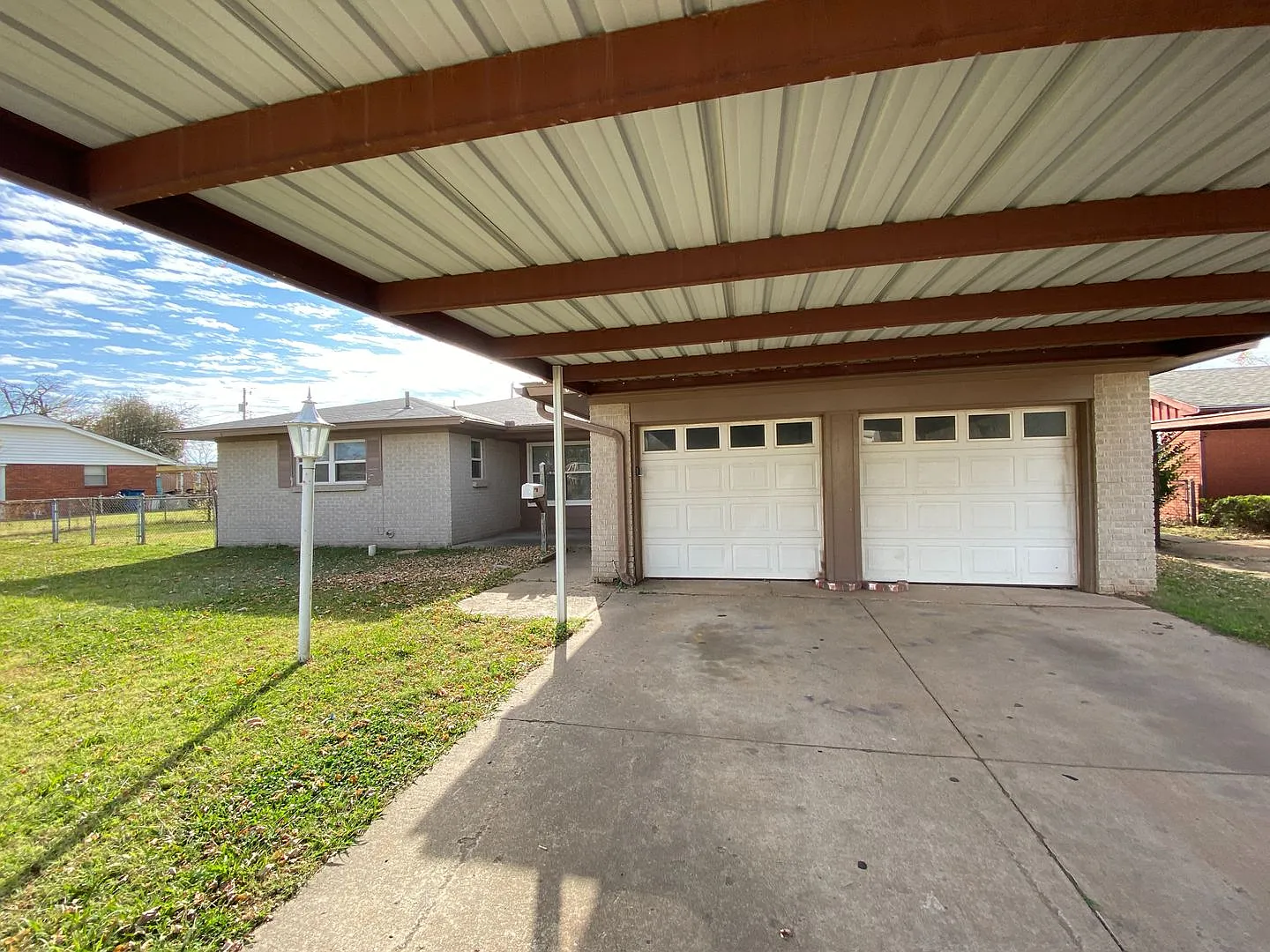 4 Bedroom 2 Bath Home in Midwest City — Photo 2