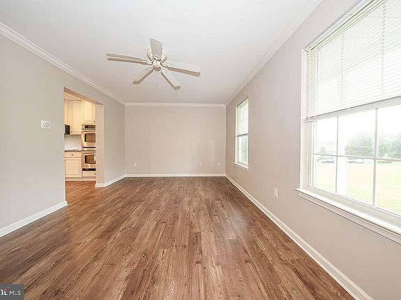 3rd image of 335 Trotters Way