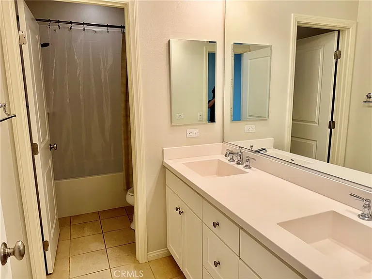102 Chestnut Grv — Photo 22