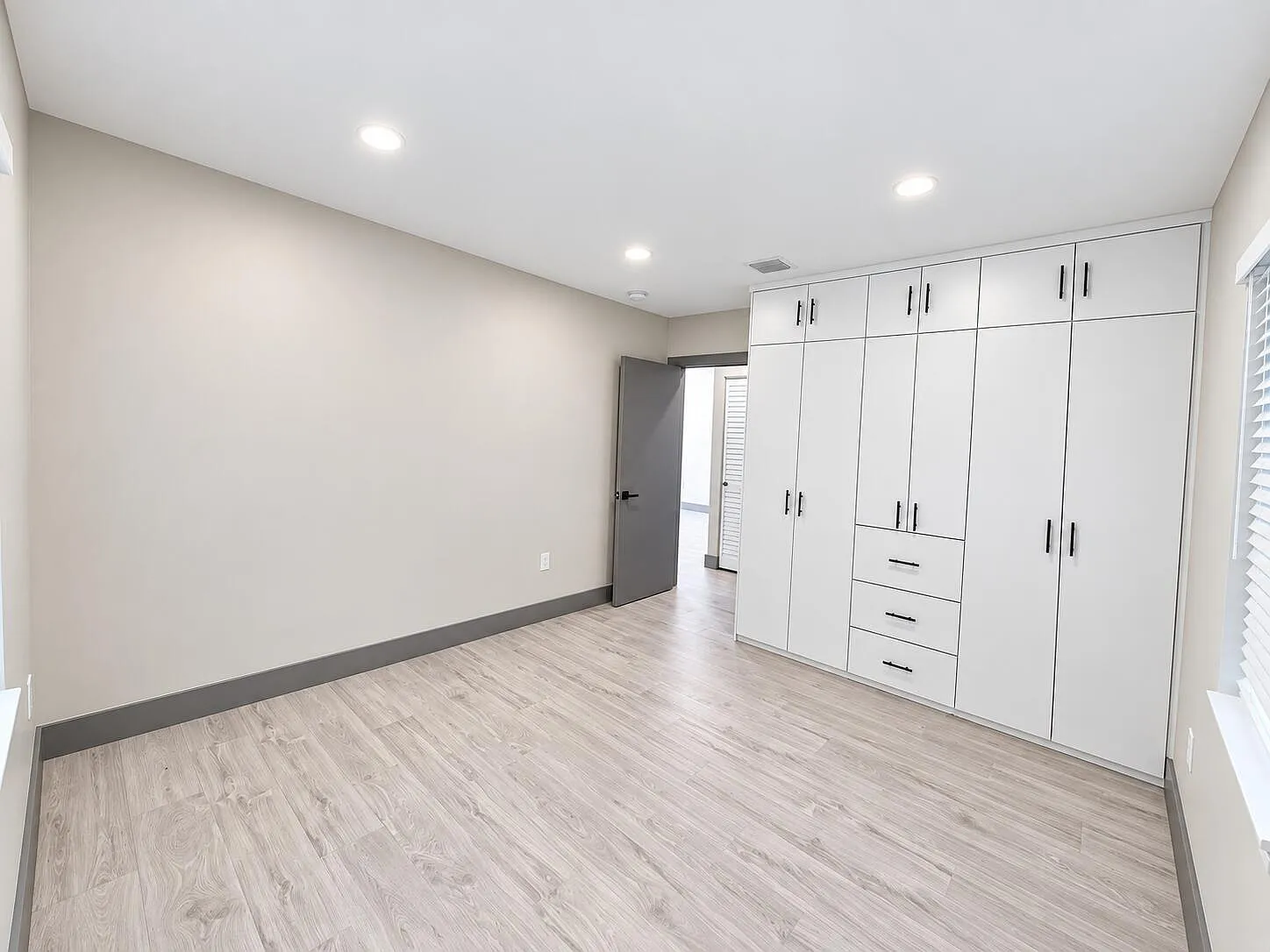 2 bed, 1.0 bath, 850 sqft, $2,200 — Photo 4