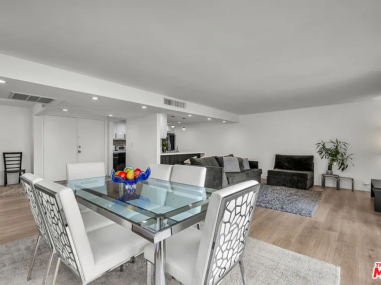 10535 Wilshire Blvd #1014 — Photo 10